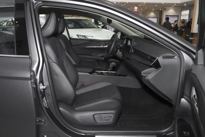 2025款 双擎 2.0HG 光辉版-空间-图片-有驾