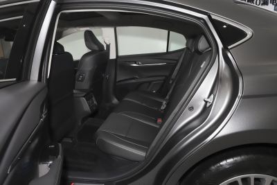 2025款 双擎 2.0HG 光辉版-空间-图片-有驾