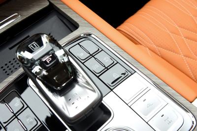 2023款 3.0T 商务版 登峰型 5座-外观-图片-有驾