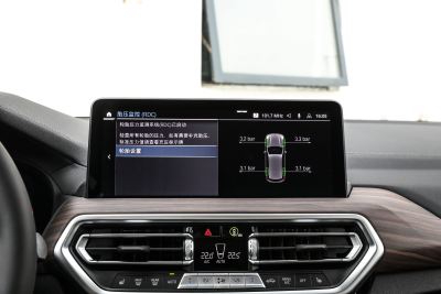 2023款 改款 xDrive30i 领先型 M曜夜套装-内饰-图片-有驾