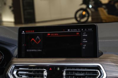 2023款 改款 xDrive30i 领先型 M曜夜套装-内饰-图片-有驾