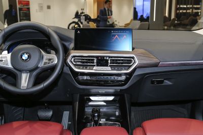 2023款 改款 xDrive30i 领先型 M曜夜套装-内饰-图片-有驾