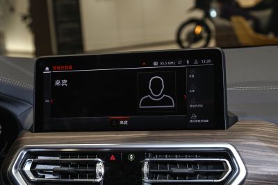 2023款 改款 xDrive30i 领先型 M曜夜套装-内饰-图片-有驾