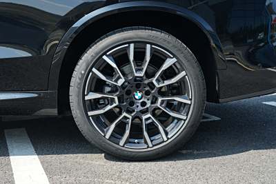 2025款 xDrive 40Li M运动曜夜套装-外观-图片-有驾