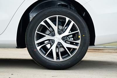 2025款 第4代 1.5L 手动龙腾版-外观-图片-有驾