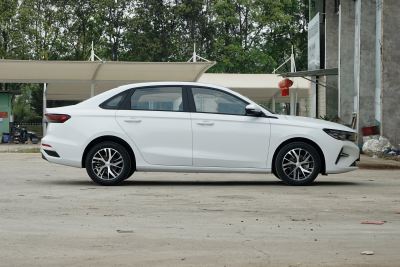 2025款 第4代 1.5L 手动龙腾版-外观-图片-有驾