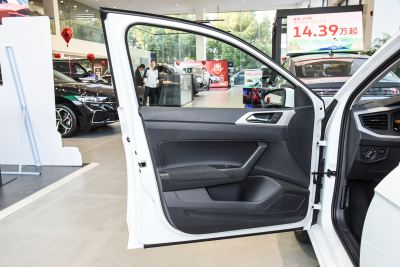 2024款 Plus 1.5L 自动纵情乐活版-内饰-图片-有驾