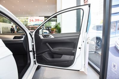 2024款 Plus 1.5L 自动纵情乐活版-内饰-图片-有驾