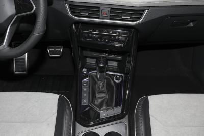 2024款 330TSI 两驱尊贵高能版-内饰-图片-有驾