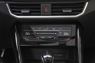 2024款 330TSI 两驱尊贵高能版-内饰-图片-有驾
