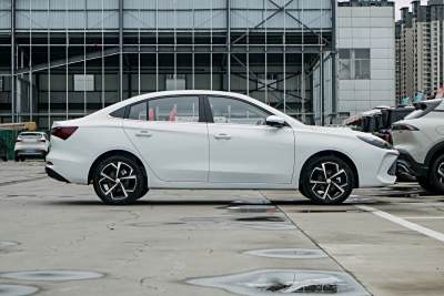 2026款 1.5L CVT尊荣版-外观-图片-有驾