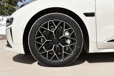 2026款   95度四驱 Max版-外观-图片-有驾