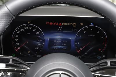 2024款 GLC 260 4MATIC 轿跑SUV-内饰-图片-有驾