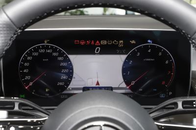 2024款 GLC 260 4MATIC 轿跑SUV-内饰-图片-有驾