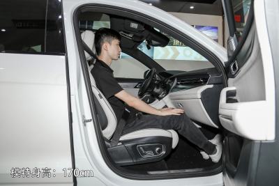 2021款 2.0T Ultra 六座-空间-图片-有驾