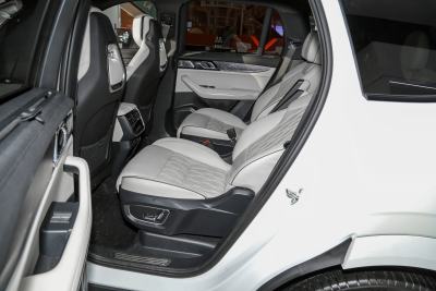 2021款 2.0T Ultra 六座-空间-图片-有驾