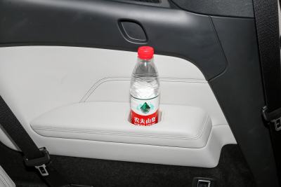 2021款 2.0T Ultra 六座-空间-图片-有驾