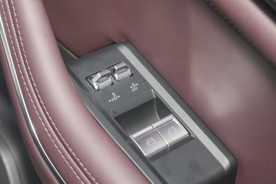 2021款 2.0T Ultra 六座-空间-图片-有驾