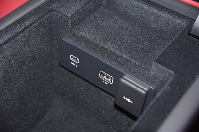 2024款 2.0T 250PS R-DYNAMIC S进取运动版-内饰-图片-有驾