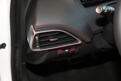 2024款 2.0T 250PS R-DYNAMIC S进取运动版-内饰-图片-有驾