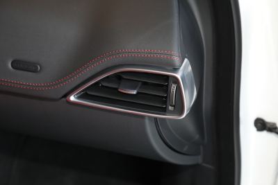 2024款 2.0T 250PS R-DYNAMIC S进取运动版-内饰-图片-有驾