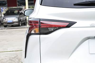 2026款 2.5L 双擎两驱臻享尊贵版-外观-图片-有驾