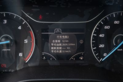 2023款 2.0T 手动短轴中顶商运型多功能乘用车5座-内饰-图片-有驾