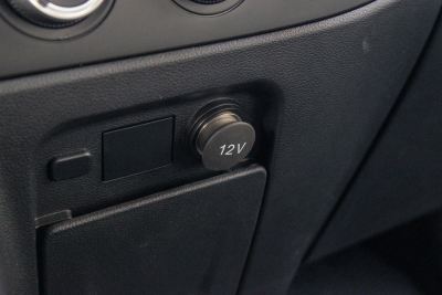2023款 2.0T 手动短轴中顶商运型多功能乘用车5座-内饰-图片-有驾