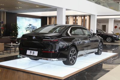 2023款 735Li 豪华套装-外观-图片-有驾