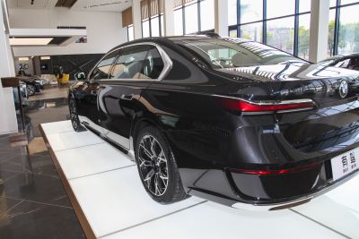 2023款 735Li 豪华套装-外观-图片-有驾