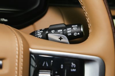 2025款 3.0 L6 400PS 典范加长版-内饰-图片-有驾