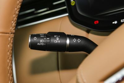 2025款 3.0 L6 400PS 典范加长版-内饰-图片-有驾