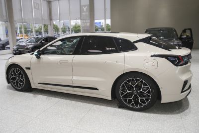 2026款 103度四驱  Ultra+版-外观-图片-有驾