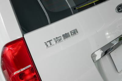 2023款 PLUS 1.8L 9座客运版CNG-外观-图片-有驾