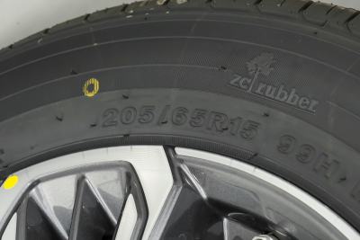 2023款 PLUS 1.8L 9座客运版CNG-外观-图片-有驾