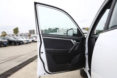 2022款 经典超值版 1.5L 手动豪华型-内饰-图片-有驾