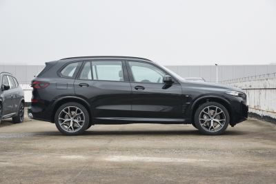 2026款 改款 xDrive 30Li 尊享型M运动曜夜套装-外观-图片-有驾