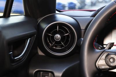 2025款 2.4L 自动版EyeSight STI Sport-内饰-图片-有驾