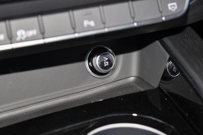 2025款 200万辆悦享版 40 TFSI 豪华动感型-内饰-图片-有驾