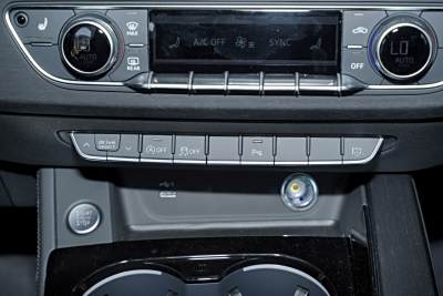 2025款 200万辆悦享版 40 TFSI 豪华动感型-内饰-图片-有驾