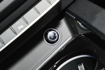 2025款 200万辆悦享版 40 TFSI 豪华动感型-内饰-图片-有驾 2025款 200万辆悦享版 40 TFSI 豪华动感型-内饰-图片-有驾