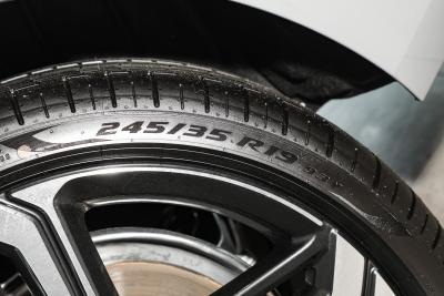 2025款 200万辆悦享版 40 TFSI 豪华动感型-外观-图片-有驾 2025款 200万辆悦享版 40 TFSI 豪华动感型-外观-图片-有驾