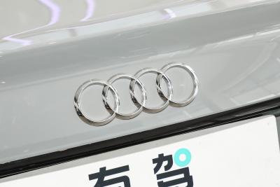 2025款 200万辆悦享版 40 TFSI 豪华动感型-外观-图片-有驾 2025款 200万辆悦享版 40 TFSI 豪华动感型-外观-图片-有驾