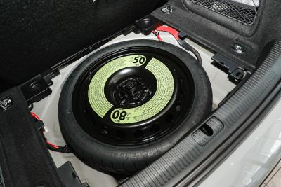 2025款 200万辆悦享版 40 TFSI 豪华动感型-外观-图片-有驾 2025款 200万辆悦享版 40 TFSI 豪华动感型-外观-图片-有驾