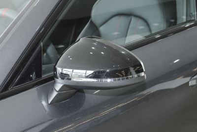 2025款 200万辆悦享版 40 TFSI 豪华动感型-外观-图片-有驾 2025款 200万辆悦享版 40 TFSI 豪华动感型-外观-图片-有驾