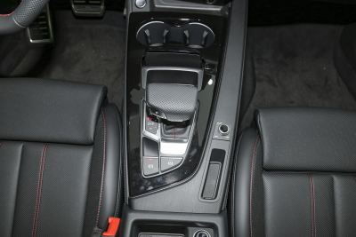 2025款 200万辆悦享版 40 TFSI 豪华动感型-内饰-图片-有驾 2025款 200万辆悦享版 40 TFSI 豪华动感型-内饰-图片-有驾