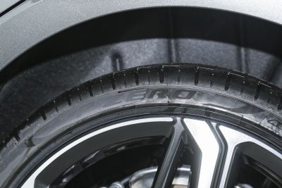2025款 200万辆悦享版 40 TFSI 豪华动感型-外观-图片-有驾 2025款 200万辆悦享版 40 TFSI 豪华动感型-外观-图片-有驾