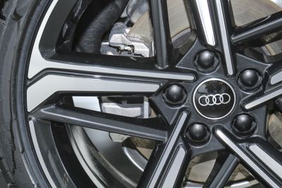 2025款 200万辆悦享版 40 TFSI 豪华动感型-外观-图片-有驾 2025款 200万辆悦享版 40 TFSI 豪华动感型-外观-图片-有驾