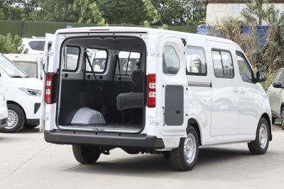 2024款 300KM 舒适型客车版 75kW-空间-图片-有驾