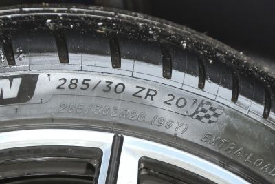 2024款 M4双门轿跑车 雷霆版-外观-图片-有驾